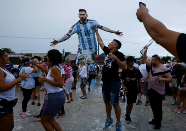 Messi ready to greet Miami fans after rain on his parade