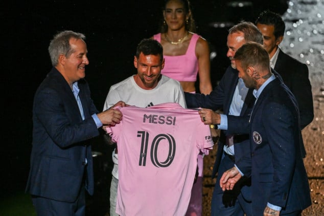 Messi hailed as 'America's number 10' as he greets rapturous Miami fans