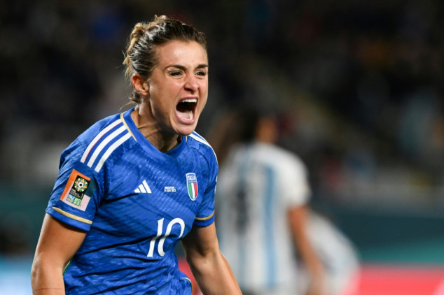 Sub Girelli heads 87th-minute winner to give Italy perfect start