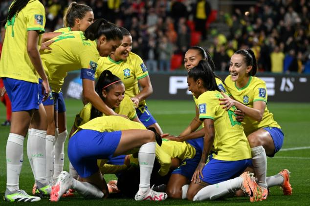 Brasil goleia Panamá (4-0) em jogo de estreia na Copa feminina