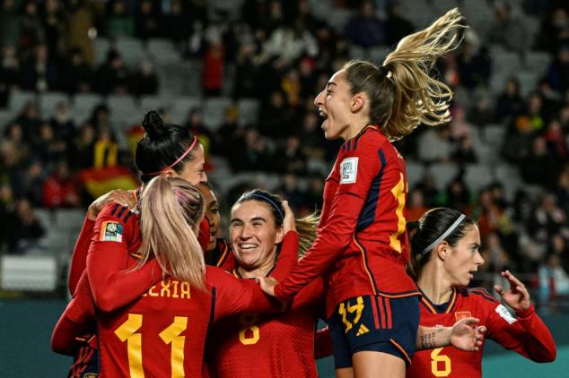 Spain World Cup team invited for night-out after 'boredom' claim
