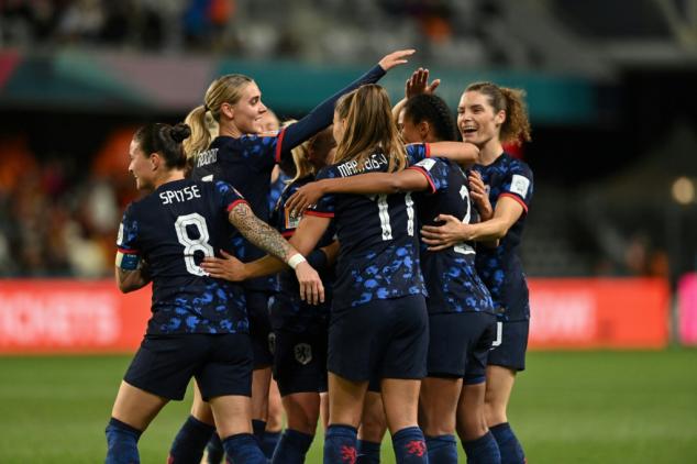 Netherlands thrash Vietnam 7-0 to roll into Women's World Cup last 16