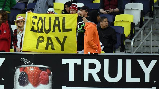 Umfrage FH Dortmund: Minderheit der Männer für Equal Pay