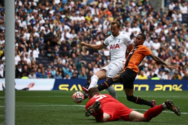 Kane scores four goals in Spurs' friendly win amid Bayern talk