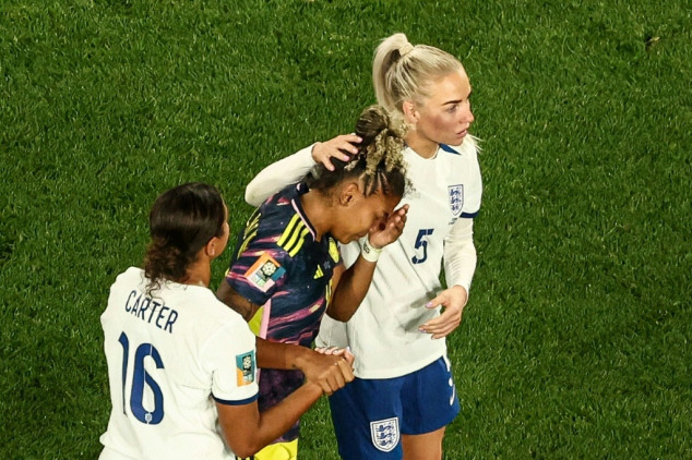 'How to win graciously': Sportsmanship melts hearts at World Cup