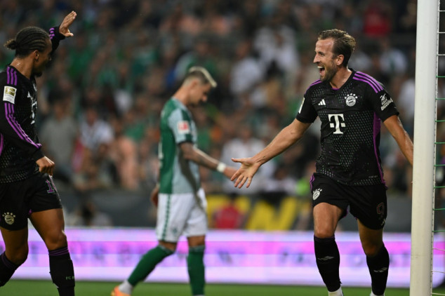 'Nervous' Kane scores on Bundesliga debut as Bayern beat Bremen