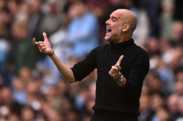 Guardiola urges Grealish and Doku to fight for Man City place