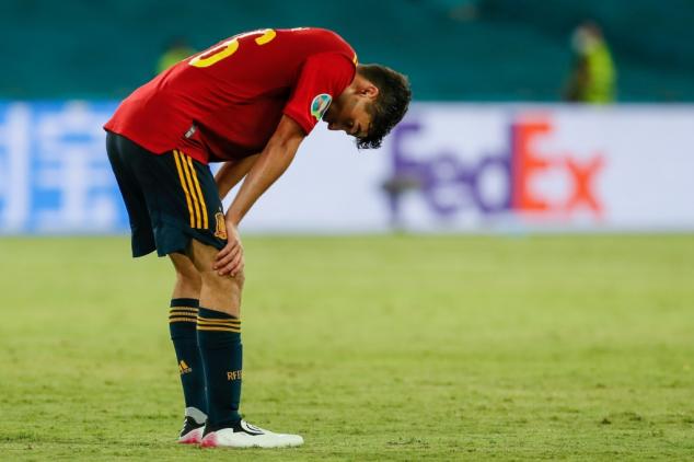Seville pitch not up to scratch, says Spain's Pedri