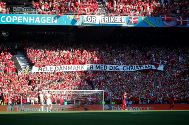 Denmark and Belgium halt Euro 2020 game to applaud Eriksen