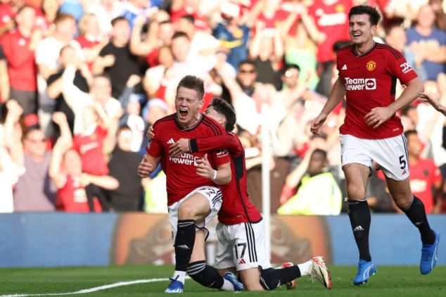 McTominay's dramatic double lifts Man Utd as 10-man Spurs go top