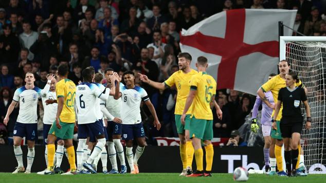 England gewinnt Test gegen Australien