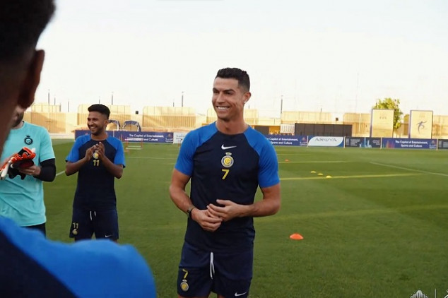 CR7 paid tribute by Al Nassr players - Video