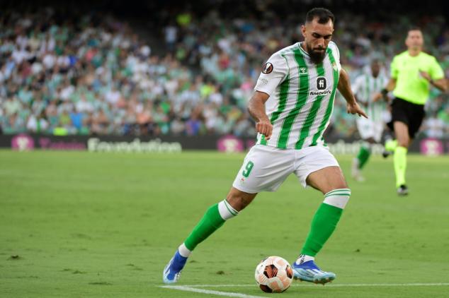 Betis obligado a ganar en Europa League, partido aplazado para Villarreal