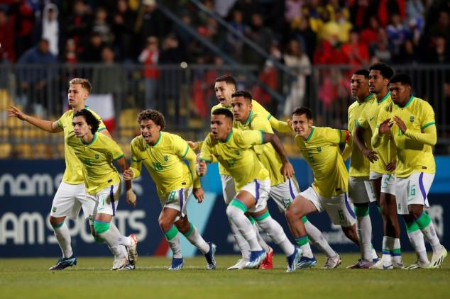 Brasil vence Chile nos pênaltis e conquista o ouro no futebol masculino do Pan