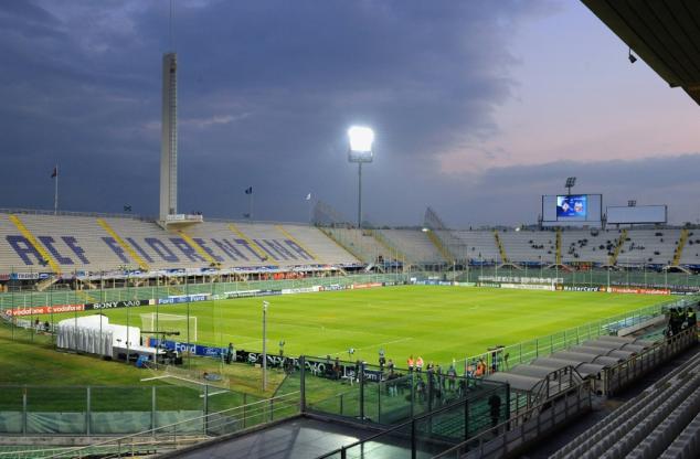 Fiorentina é condenada a fazer jogo com portões fechados por cânticos racistas