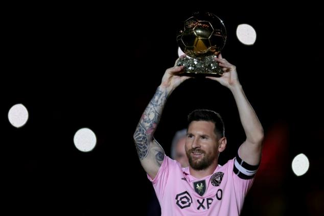 Messi celebra con la afición del Inter Miami su octavo balón de oro