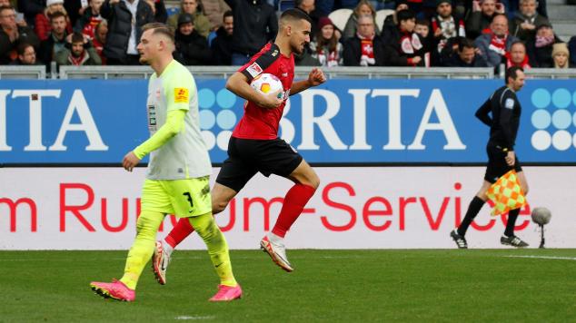 Wiesbaden baut Siegesserie aus und verschärft FCK-Krise