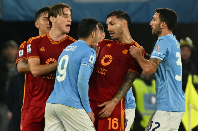 Lazio e Roma empatam sem gols em clássico melancólico; Napoli perde em casa