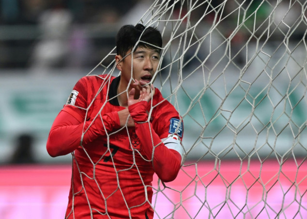 Son scores twice as S. Korea outclass China in World Cup qualifier