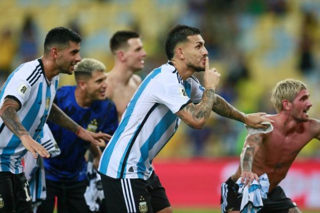 Argentina acaba con la histórica imbatibilidad de Brasil y lidera eliminatorias