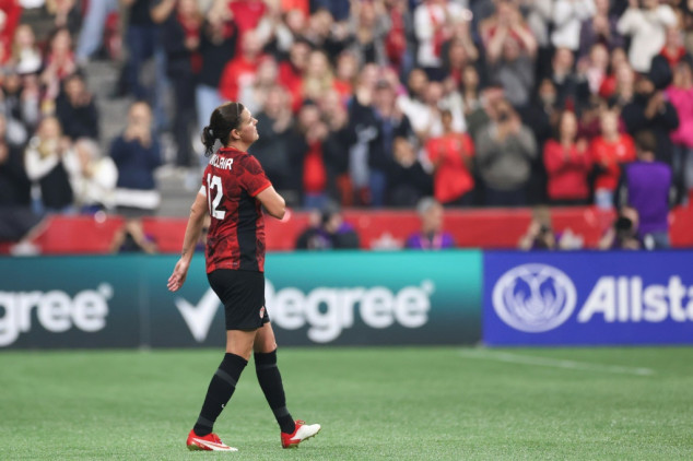 'Perfect ending' as Canada star Sinclair bows out