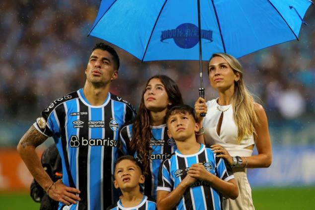 Con futuro incierto, Luis Suárez se despide por lo alto de Brasil