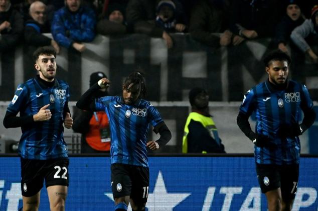 Atalanta vence Milan (3-2) com gol nos acréscimos do colombiano Muriel