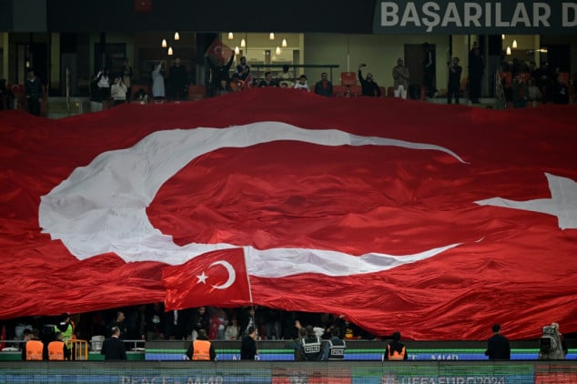 Turkish top-flight suspended after 'vile, inhumane' referee attack