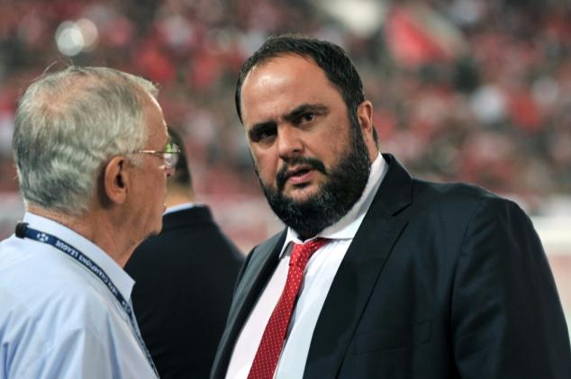 Face aux violences qui secouent le foot grec, le président de la Ligue jette l'éponge