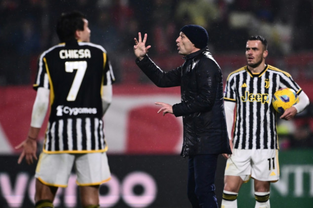 Juventus boss Allegri plays down title hopes
