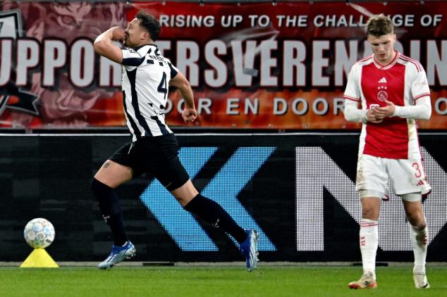 El Ajax encaja un nuevo revés al caer eliminado en Copa por un equipo aficionado