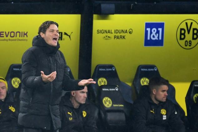 Borussia Dortmund reforça comissão técnica com mais 2 auxiliares