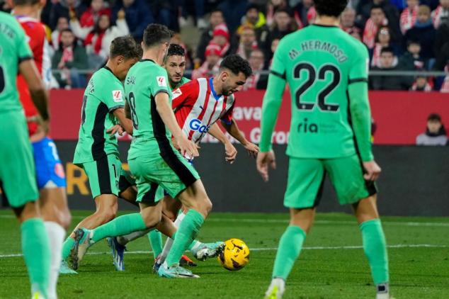 Girona vence Atlético nos acréscimos (4-3) e volta a dividir liderança com Real Madrid