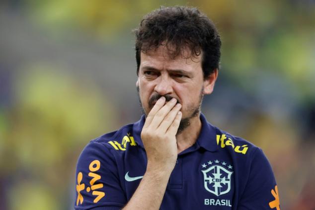 Foot: le sélectionneur de l'équipe nationale du Brésil Fernando Diniz est limogé