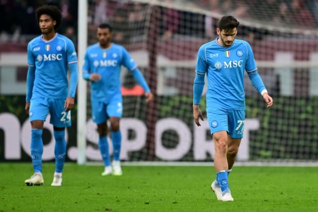 Torino vence (3-0) e agrava crise do Napoli; Milan bate Empoli