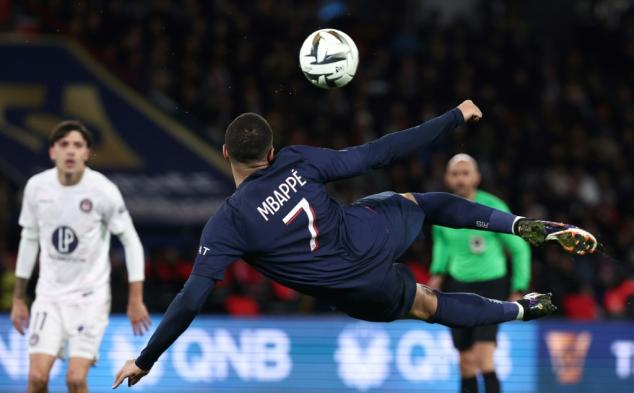 Ligue 1: Paris à Bollaert, Marseille sur sa lancée