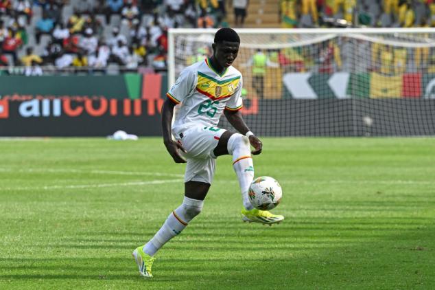 Senegal derrota a Gambia 3-0 en su entrada en liza en Copa de África