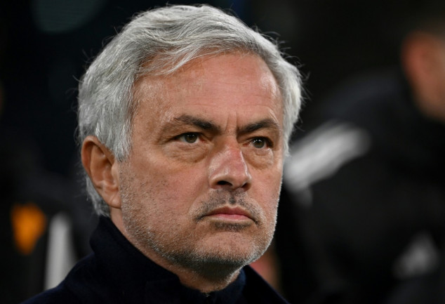 Roma anuncia saída de José Mourinho