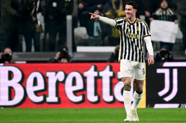 Vlahovic brace pushes Juve two points behind leaders Inter