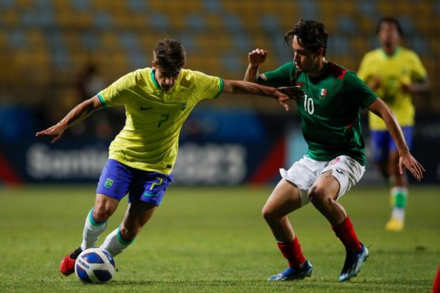 Promessas do futebol sul-americano lutam por duas vagas nos Jogos de Paris-2024