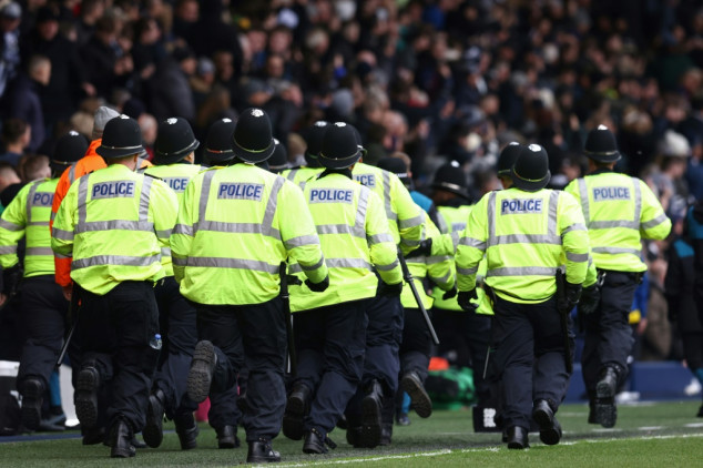 Interrumpido un partido de Copa de Inglaterra por incidentes en las gradas