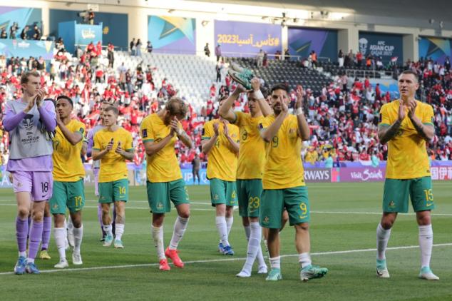 Australia y Tayikistán se clasifican a cuartos de la Copa de Asia