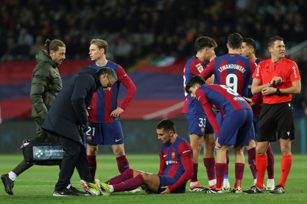 Com gol de Vitor Roque, Barcelona vence Osasuna no Campeonato Espanhol