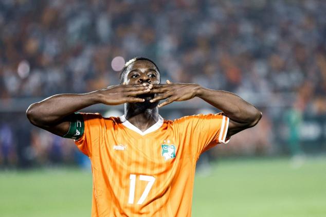 Ivory Coast captain Aurier joins Galatasaray