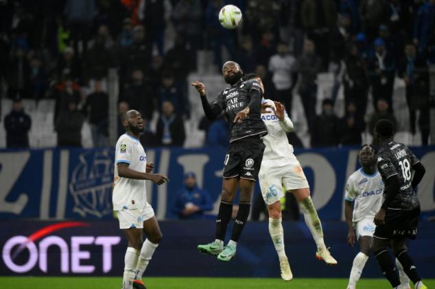 Olympique de Marselha empata com Metz e soma 5º jogo sem vencer