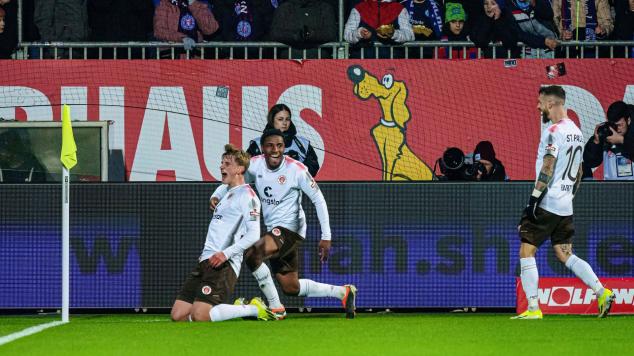 St. Pauli ringt Kiel im Spitzenspiel nieder