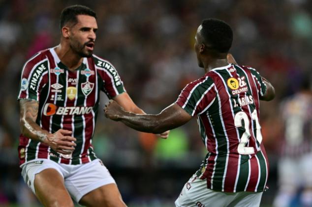 Arias le da al Fluminense su primera Recopa Sudamericana
