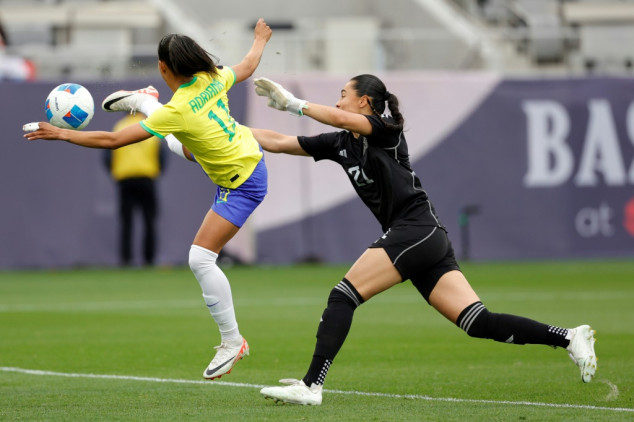 Brazil ease into Gold Cup final with win over Mexico