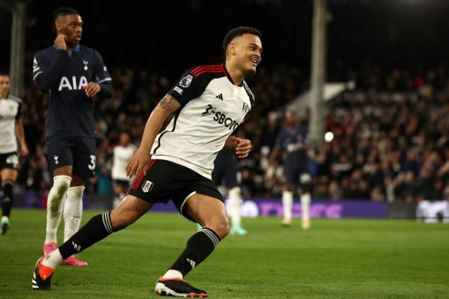Rodrigo Muniz brilha, e Fulham atropela Tottenham no Campeonato Inglês