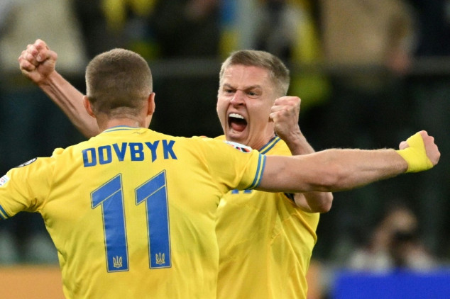 Ucrânia vence Islândia (2-1) de virada e garante vaga na Euro-2024